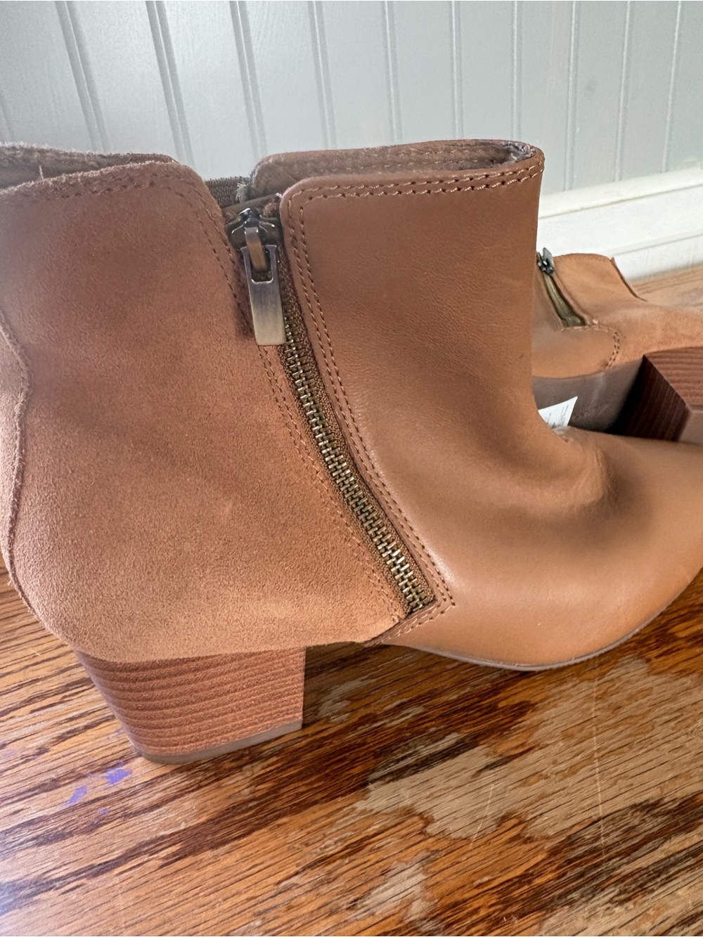 NWT! Clarks ELLANIE VIBE BOOTS, 9.5, “Taupe”(COGNAQ LEATHER) - Picture 4 of 10